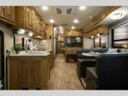 2019 Thor Motor Coach Miramar 37.1