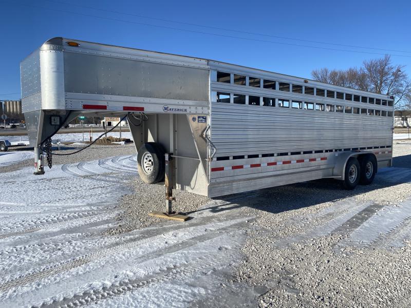 2012 EBY Eby Maverick GN 7X24 Livestock Trailer 2012 EBY Eby Maverick GN 7X24 Livestock Trailer