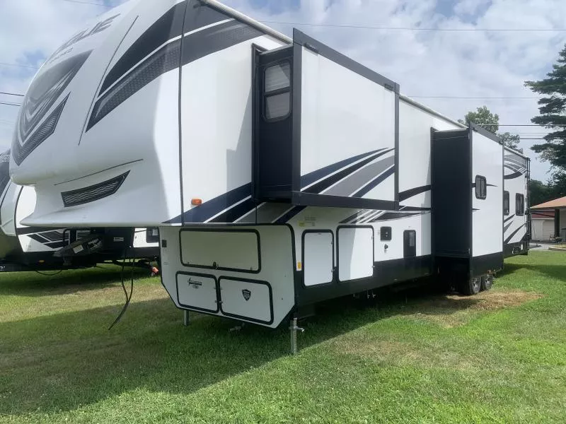 used Toy Haulers Forest River Vengeance Rogue Armored for sale, in Montague, NJ Thumbnail 2