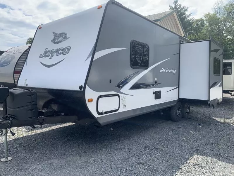 used Travel Trailers Jayco Jay Feather for sale, in Montague, NJ Thumbnail 2