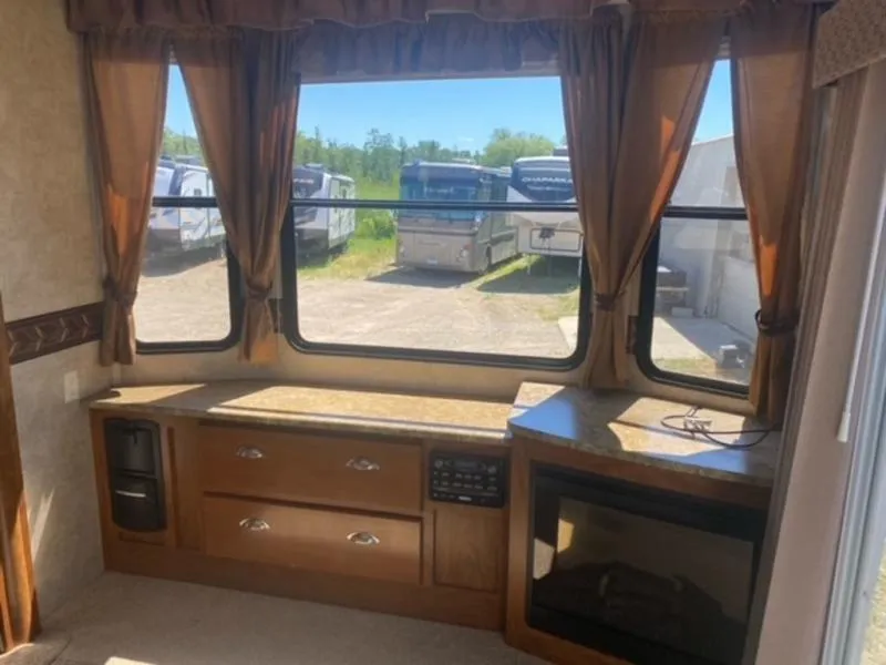 2011 Keystone RV residence 401fe