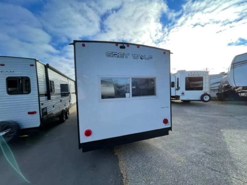 2023 Forest River cherokee grey wolf 21gp