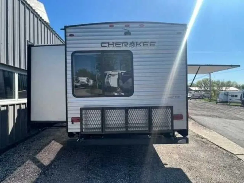 2022 Forest River cherokee 294km
