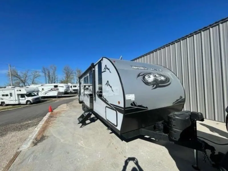 2022 Forest River cherokee grey wolf 26brb