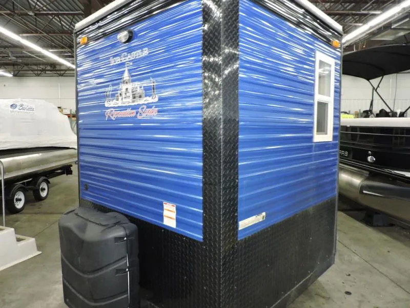 2021 Ice Castle Fish Houses