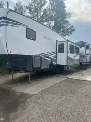 used Fifth Wheel Trailers Forest River  for sale, in Fargo, ND Thumbnail 3