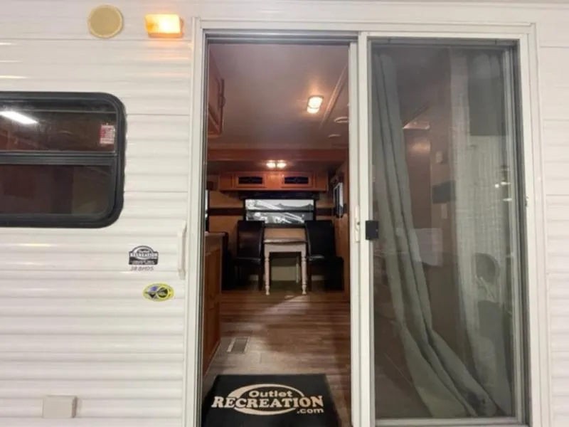 2009 Keystone RV hideout 38bhds