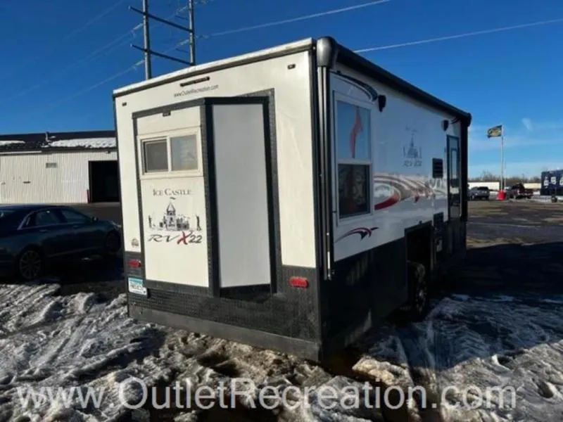2021 Ice Castle Fish Houses