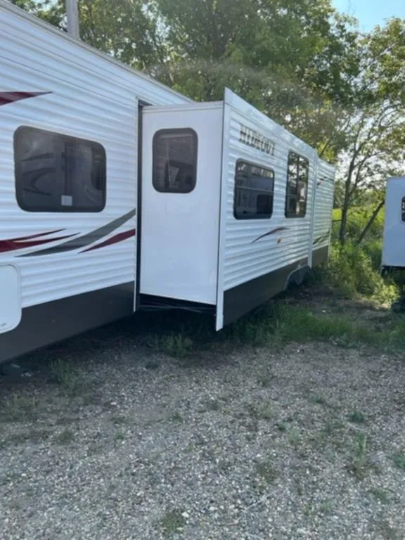 2011 Keystone RV hideout 30bhds