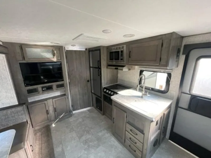 2020 Coachmen RV apex 253rls