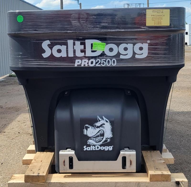 2022 SaltDogg PRO2500 Electric Poly Hopper Spreader with Conveyor Chain Salt Spreader Iron
