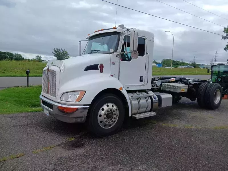 2013 KENWORTH T370 33K GVW ALLISON AUTO TRANSMISSION NEW 31K HYVA HOOKLIFT 54" HOOK  