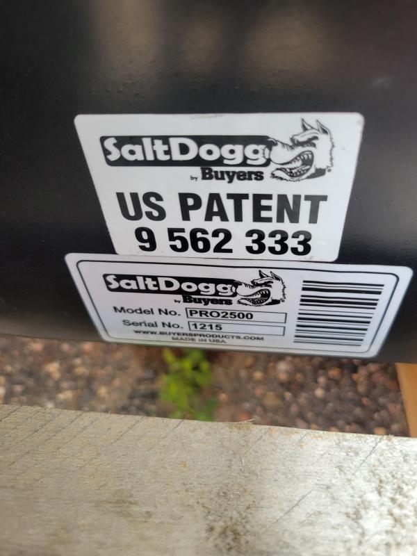 2022 SaltDogg PRO2500 Electric Poly Hopper Spreader with Conveyor Chain Salt Spreader Iron