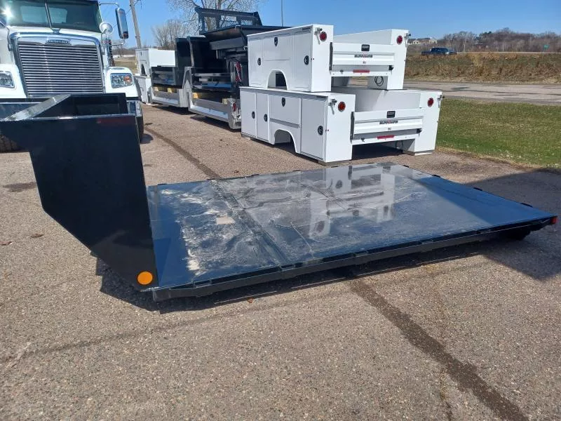 SWAP HOGG PLATFORM FLATBED W/STACK POCKETS W/RUB RAIL 