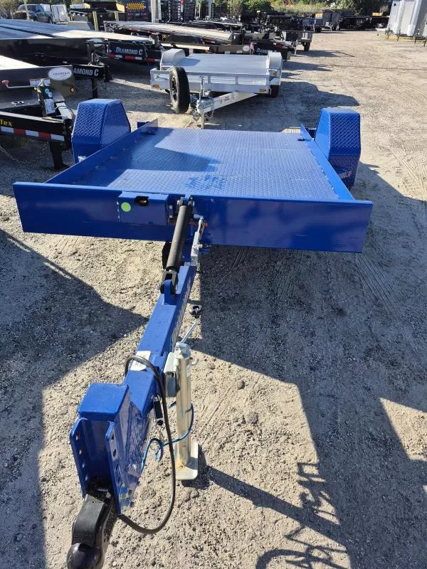 2025 Diamond C Trailers DSA107