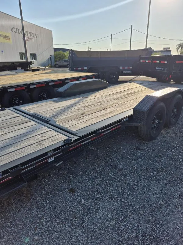 2025 Diamond C Trailers HDT207 22X82 BP EQUIP