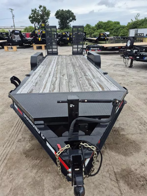 2022 Diamond C Trailers LPX207 20X82 EQUIP