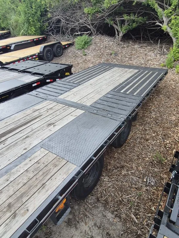 used Equipment / Flatbed Trailers Diamond C Trailers  for sale, in Tampa, FL Thumbnail 3