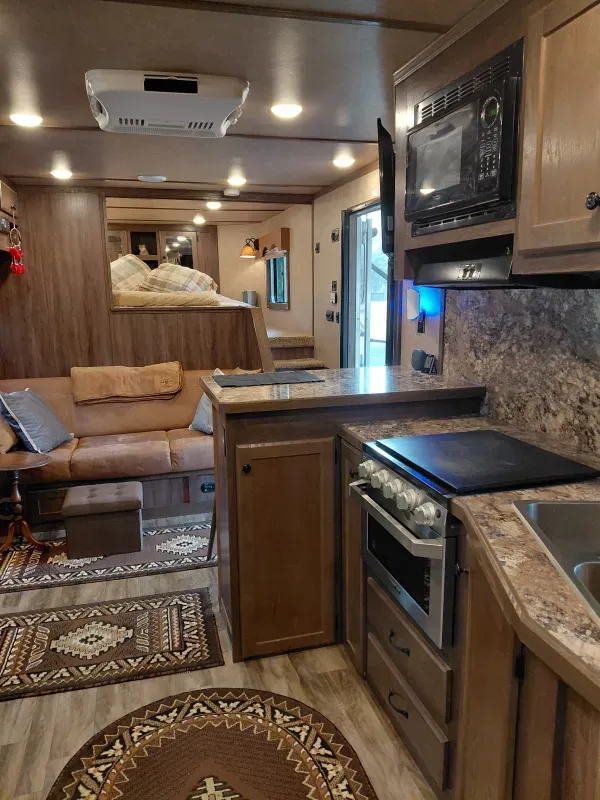 used Horse Trailers Lakota  for sale, in Williston, FL Thumbnail 3