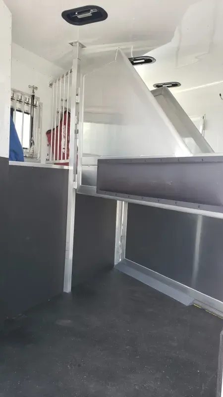 used Horse Trailers Lakota  for sale, in Williston, FL Thumbnail 8