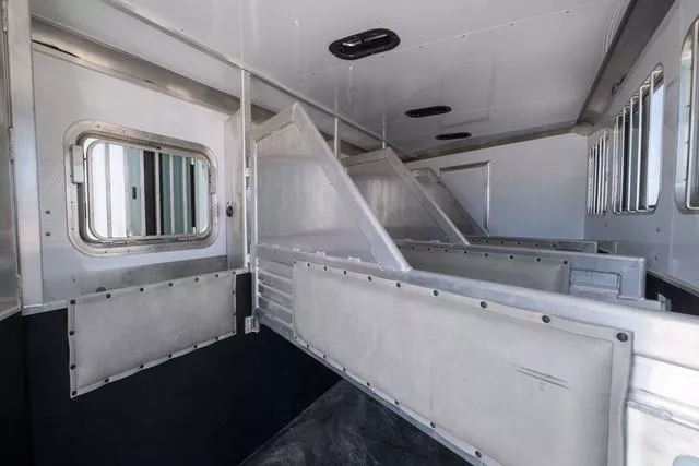 used Horse Trailers Featherlite  for sale, in Seguin, TX Thumbnail 18