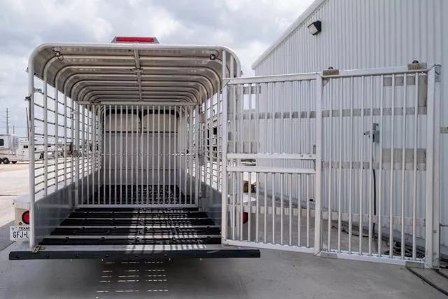 used Stock / Stock Combo Trailers Gooseneck  for sale, in Seguin, TX Thumbnail 12