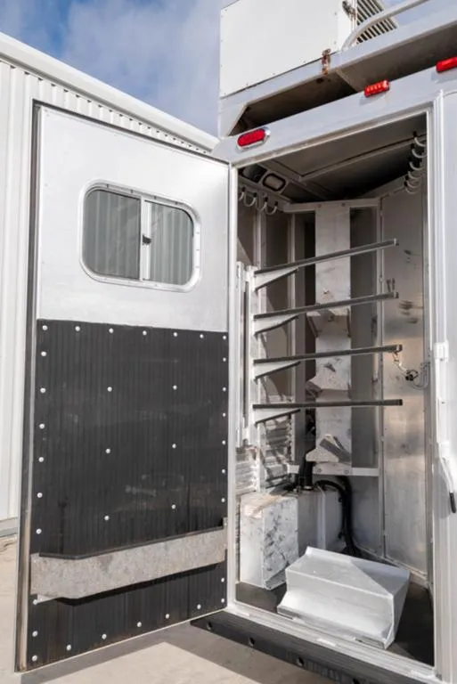 used Horse Trailers Platinum Coach  for sale, in Seguin, TX Thumbnail 12