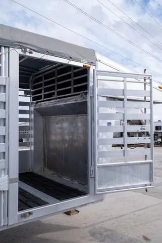 used Stock / Stock Combo Trailers W-W Trailer  for sale, in Seguin, TX Thumbnail 7