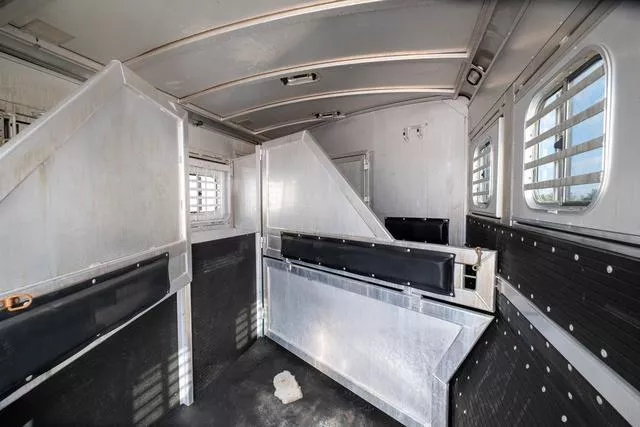 used Horse Trailers Platinum Coach  for sale, in Seguin, TX Thumbnail 15
