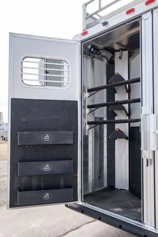 used Horse Trailers Elite Trailers  for sale, in Seguin, TX Thumbnail 14