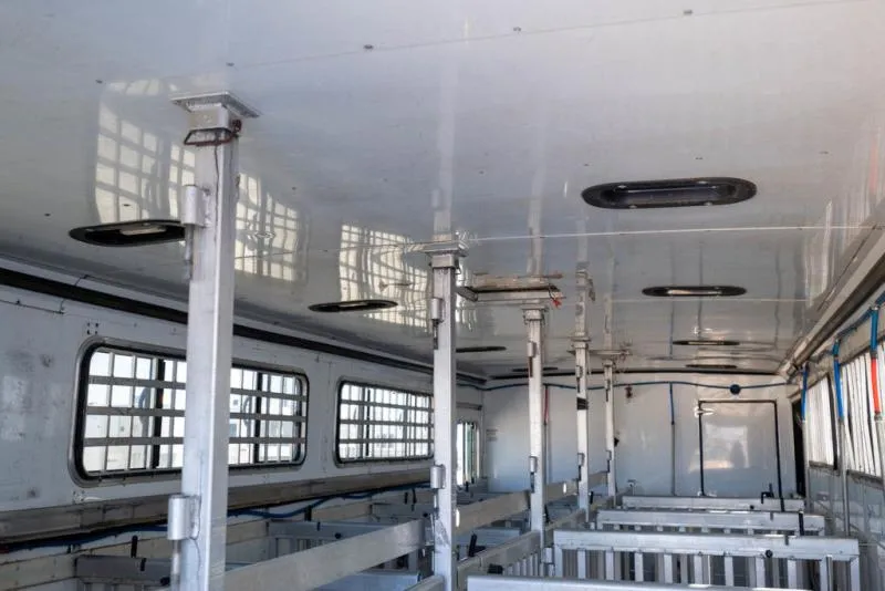 used Horse Trailers Sundowner Trailers  for sale, in Seguin, TX Thumbnail 23