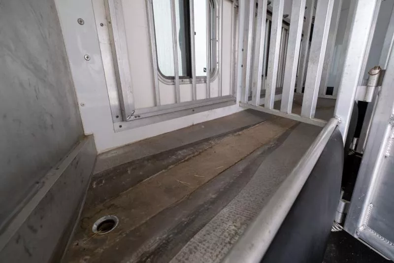 used Horse Trailers Merhow Trailers  for sale, in Seguin, TX Thumbnail 18