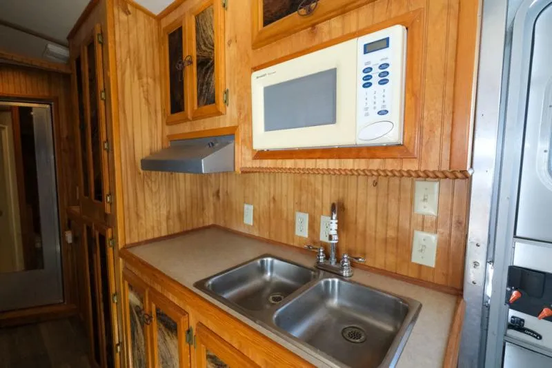 used Horse Trailers Elite Trailers  for sale, in Seguin, TX Thumbnail 14