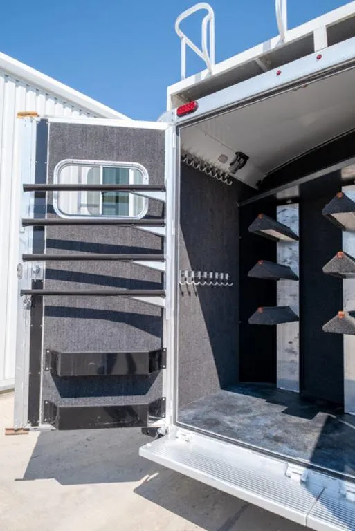 used Horse Trailers Elite Trailers  for sale, in Seguin, TX Thumbnail 18