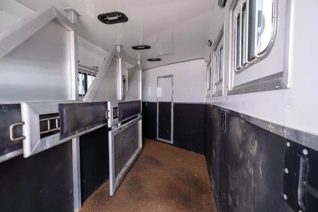 used Horse Trailers Lakota  for sale, in Seguin, TX Thumbnail 16