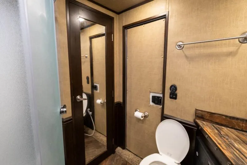 used Horse Trailers Merhow Trailers  for sale, in Seguin, TX Thumbnail 16