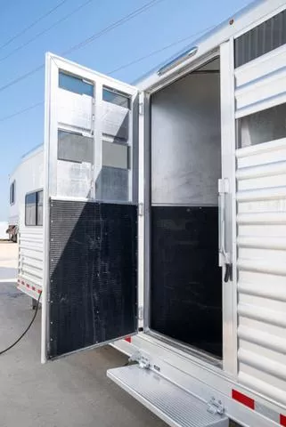 used Horse Trailers Elite Trailers  for sale, in Seguin, TX Thumbnail 21
