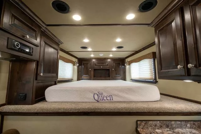 used Horse Trailers Elite Trailers  for sale, in Seguin, TX Thumbnail 34