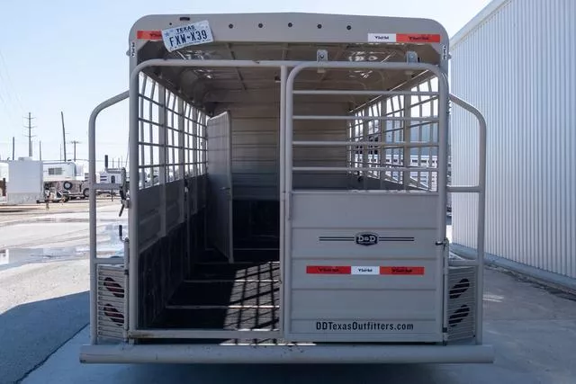 used Stock / Stock Combo Trailers Swift Built Trailers  for sale, in Seguin, TX Thumbnail 16