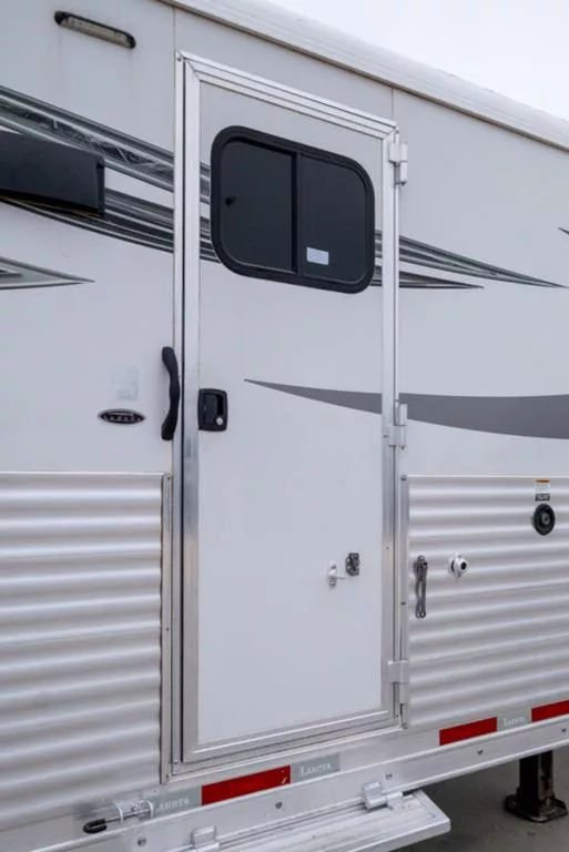 used Horse Trailers Lakota  for sale, in Seguin, TX Thumbnail 19