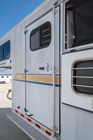 used Horse Trailers Sundowner Trailers  for sale, in Seguin, TX Thumbnail 9