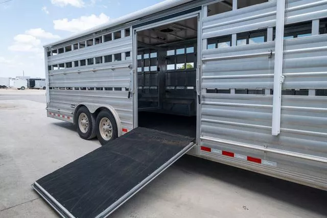 used Horse Trailers Cimarron Trailers  for sale, in Seguin, TX Thumbnail 11