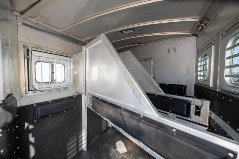 used Horse Trailers Platinum Coach  for sale, in Seguin, TX Thumbnail 14