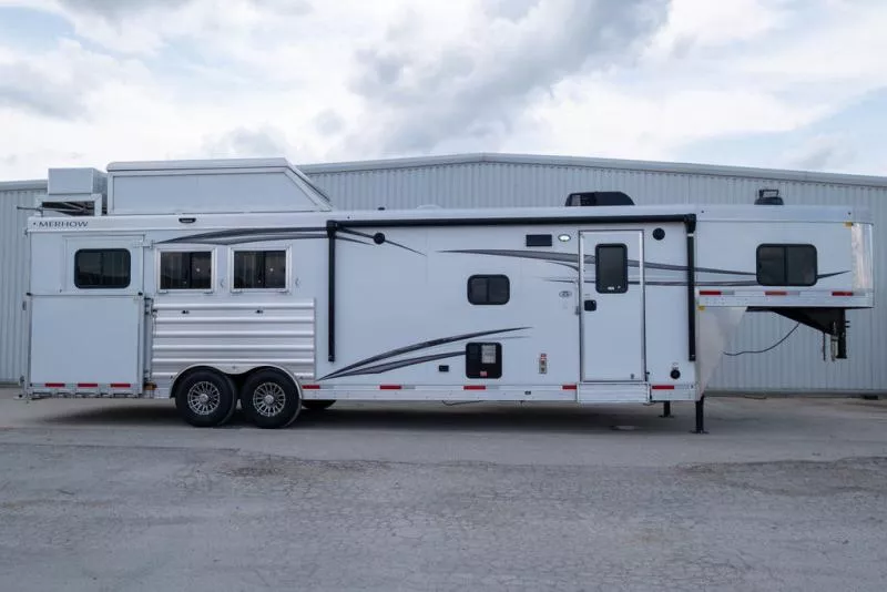 new Horse Trailers Merhow Trailers  for sale, in Seguin, TX Thumbnail 3