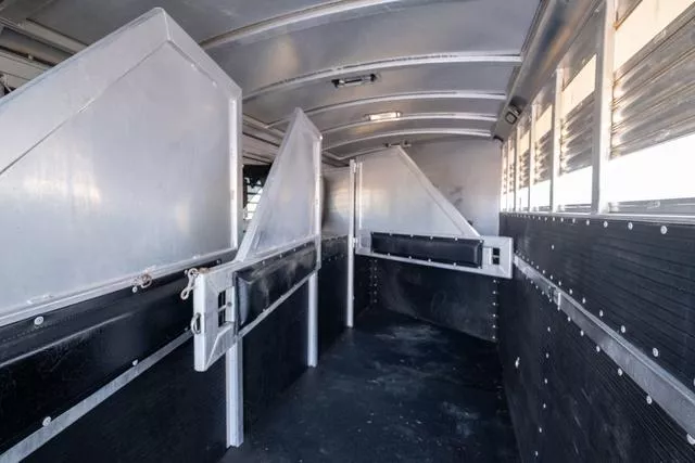 used Horse Trailers Platinum Coach  for sale, in Seguin, TX Thumbnail 24