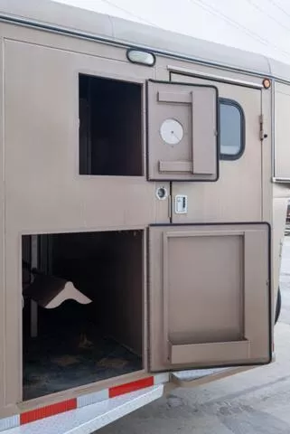 used Horse Trailers CM Trailers  for sale, in Seguin, TX Thumbnail 11