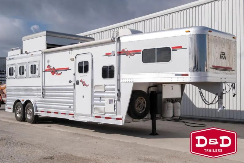 2009 Platinum Coach Trailers 3 Horse Living Quarters Trailer