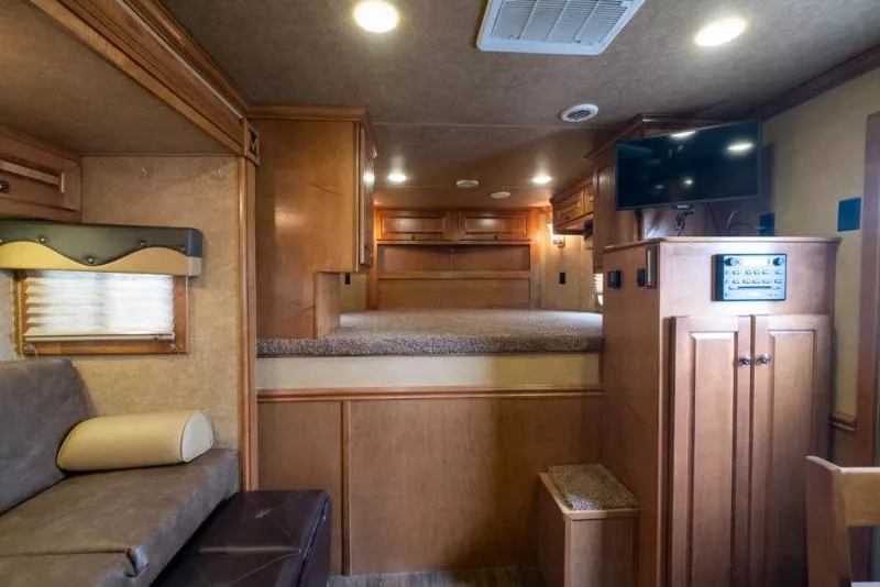 used Horse Trailers Merhow Trailers  for sale, in Seguin, TX Thumbnail 21