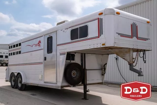 1993 4 Star Trailers 2 Horse Living Quarters Trailer 
