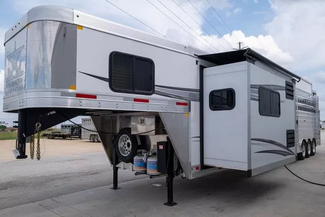 new Horse Trailers Merhow Trailers  for sale, in Seguin, TX Thumbnail 6